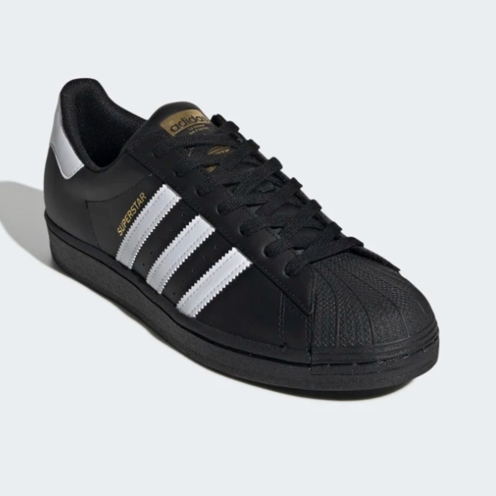 Adidas superstars